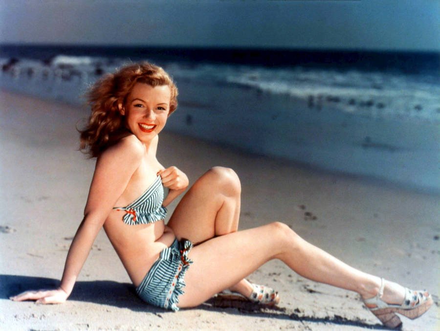 15 Rare Photographs of Young Norma Jeane Mortenson